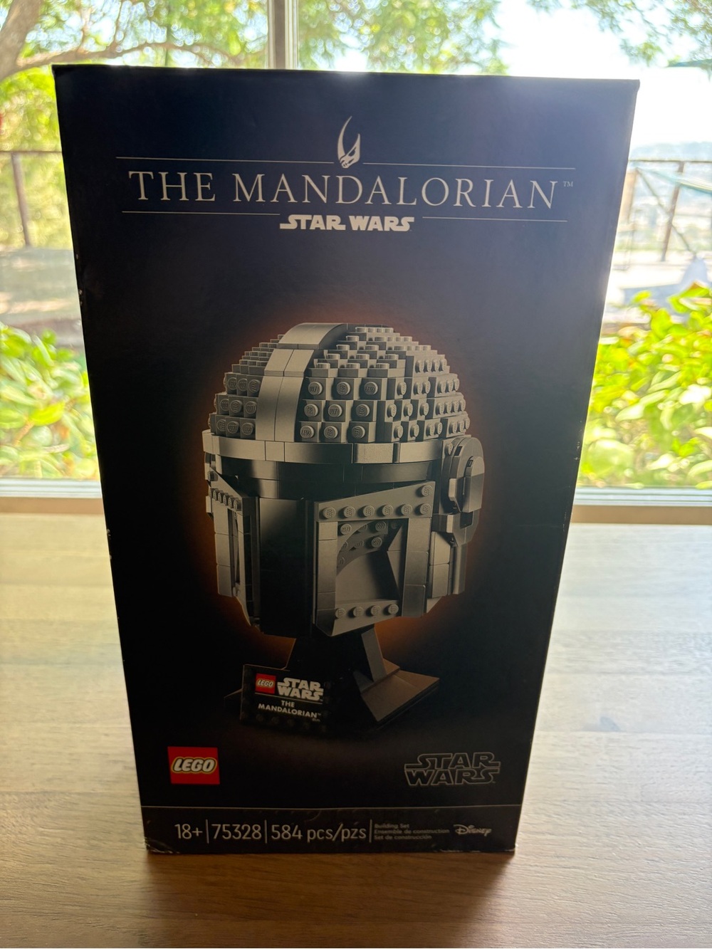 NIB UNOPENED Lego Star Wars Mandalorian Helmet
